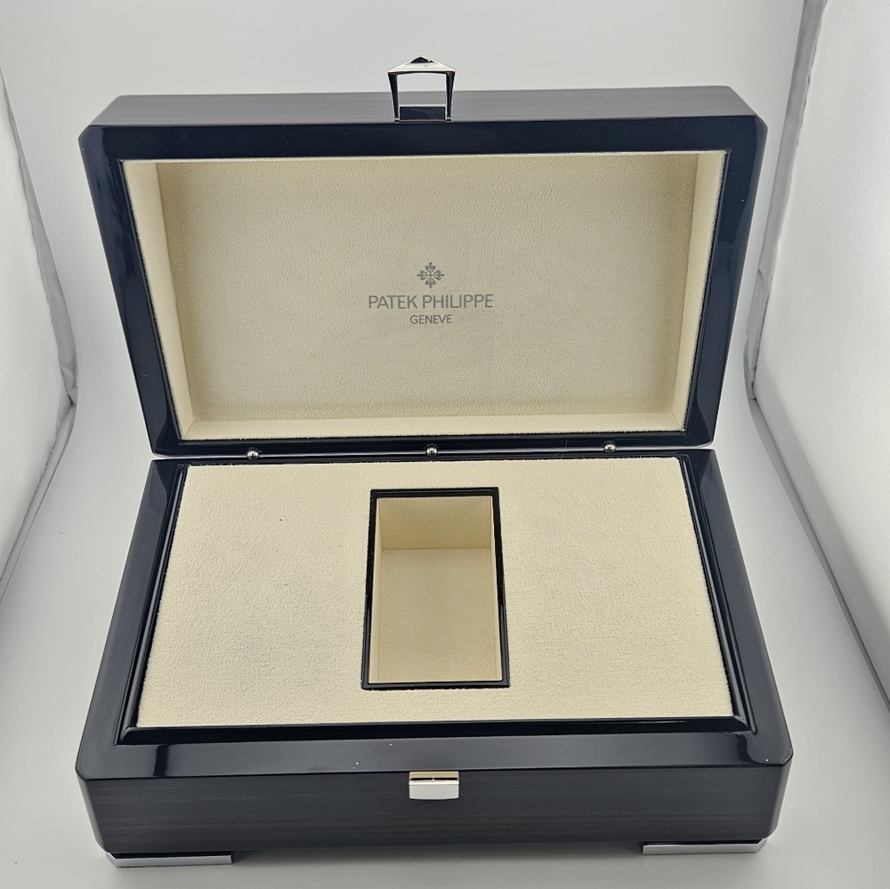Patek Philippe brown wooden watch box with cover cloth - Picture 4 of 16